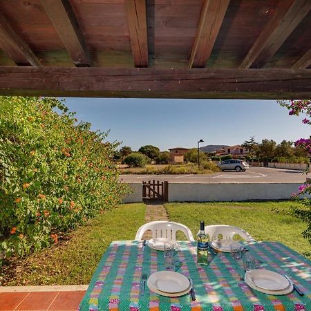 Appartamento Trilocale Le Canne 6 Posti Letto Con Giardino سان تيودورو المظهر الخارجي الصورة