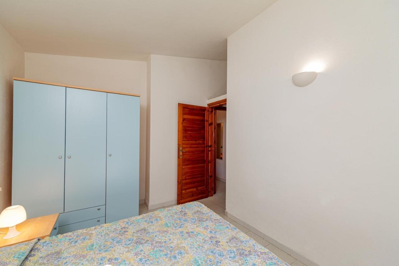 Appartamento Trilocale Le Canne 6 Posti Letto Con Giardino سان تيودورو المظهر الخارجي الصورة