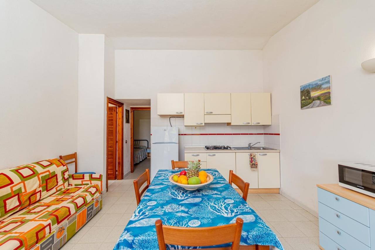 Appartamento Trilocale Le Canne 6 Posti Letto Con Giardino سان تيودورو المظهر الخارجي الصورة