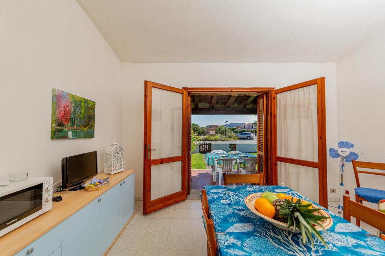 Appartamento Trilocale Le Canne 6 Posti Letto Con Giardino سان تيودورو المظهر الخارجي الصورة