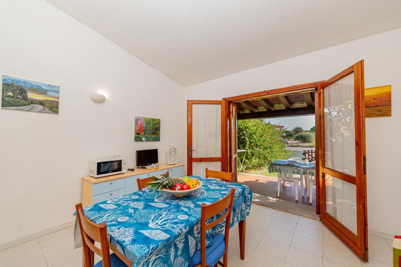 Appartamento Trilocale Le Canne 6 Posti Letto Con Giardino سان تيودورو المظهر الخارجي الصورة