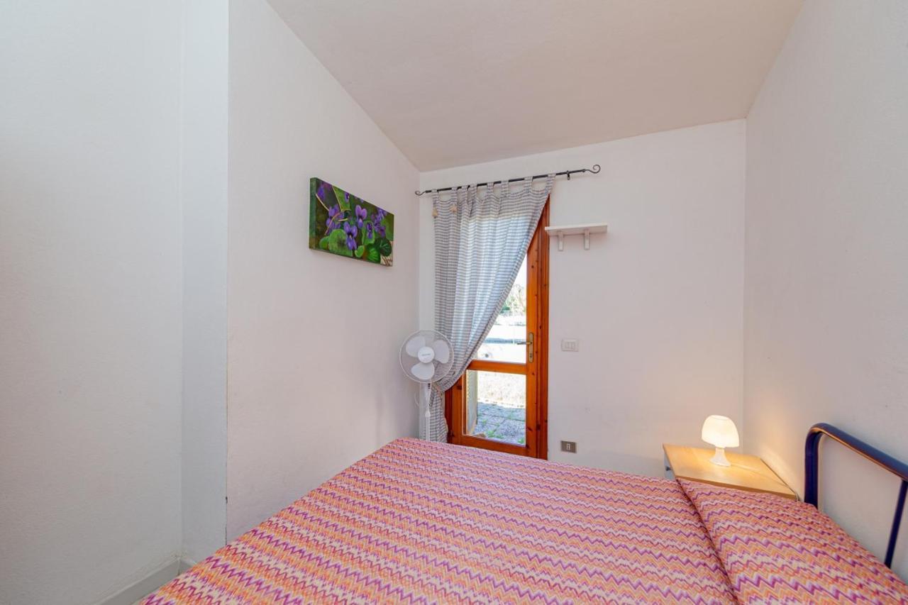 Appartamento Trilocale Le Canne 6 Posti Letto Con Giardino سان تيودورو المظهر الخارجي الصورة